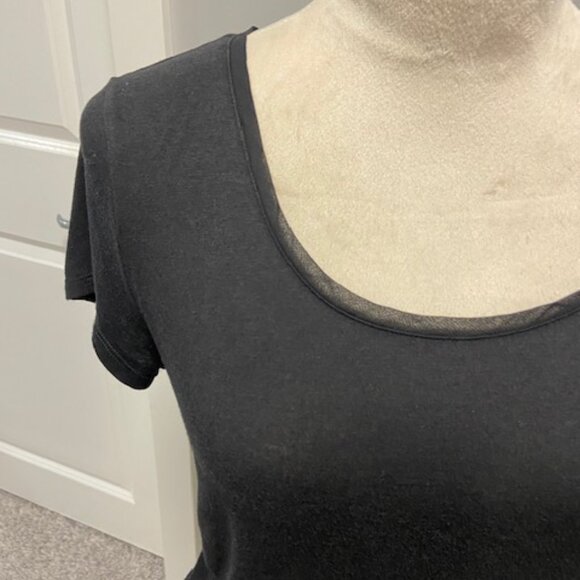 2/$20 Luxe Black T-Shirt Banana Republic - Luxe Touch, Size M* - Picture 2 of 5